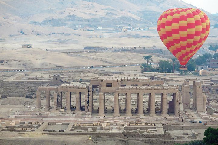 hot air balloon luxor